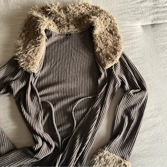 Shein | Long Cardigan with Faux Fur Trim - Picture 4 of 5